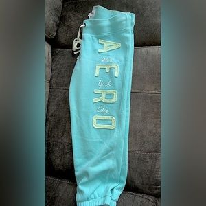 NEW W/O TAGS: Aeropostale Cropped Jogger Sweatpants :)